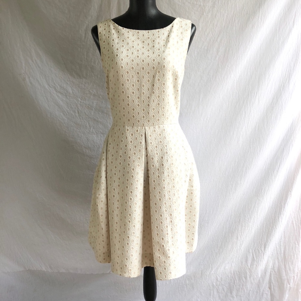 JUST...TAYLOR SIZE 8 FIT FLARE SLEEVELESS DRESS